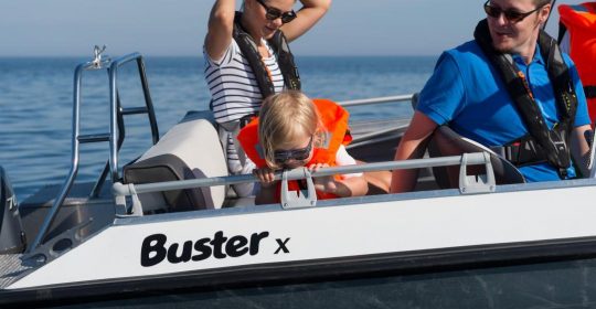 Buster X båt